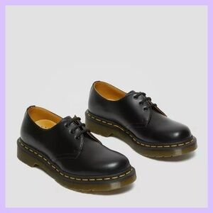 NWT, Dr Martens made in England, 1461 "Vintage Collection" Oxford Shoe 🪩 🎀